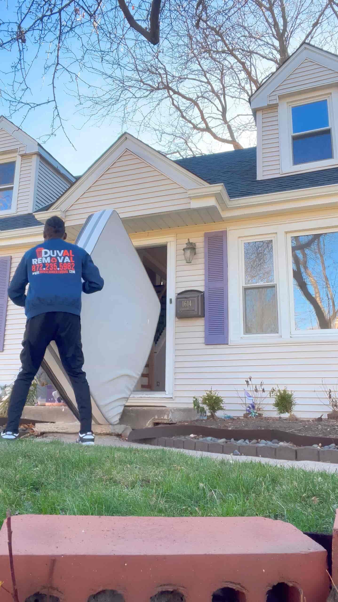 Mattress And Bed Removal Services in Evanston, Illinois